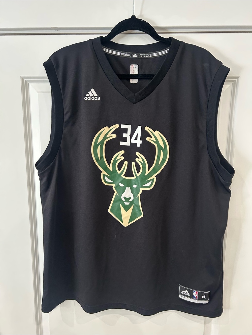 Adidas Men’s Milwaukee Bucks Giannis #34 Black Basketball Jersey